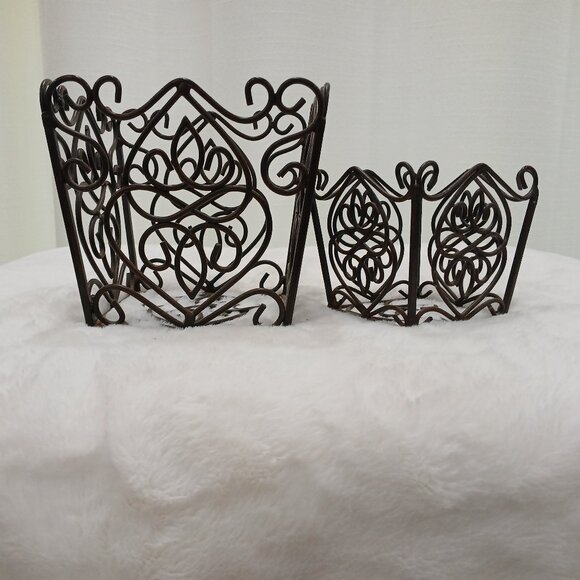 Planter - Picture 1 of 2